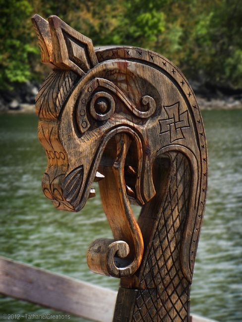 capul de dragon simbol viking
